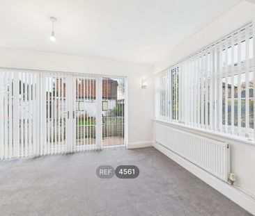 4 bedroom detached house to rent - Photo 3