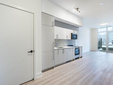 For Lease - 2075 King Road Unit# 119, King, Ontario - Photo 2
