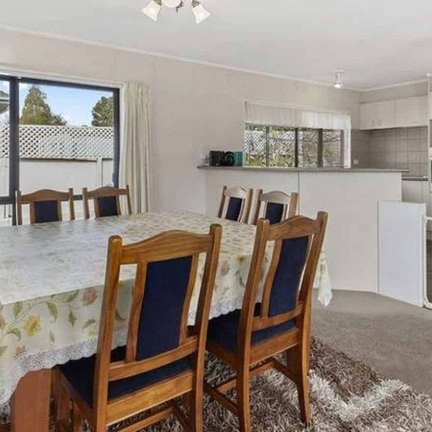 Conveniently located - Photo 1