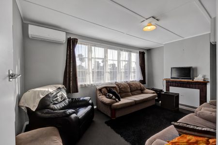 12 Laurent VC Street, Hawera - Photo 2