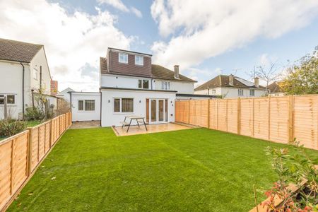 1 bedroom in a house share to rent - Photo 2