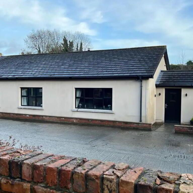 Short Term Let, 292 Belfast Road, Dundonald, Belfast, BT16 1UE - Photo 1