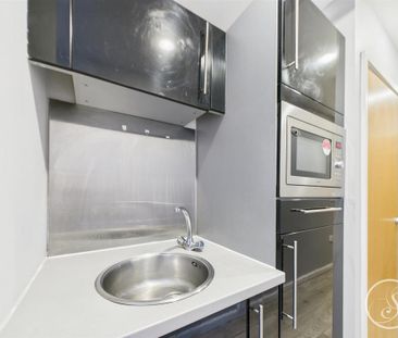 Studio to rent - Photo 5