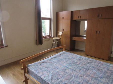 Great House, 126 Agincourt Avenue, Queens Quarter, Belfast, BT7 1QD - Photo 3