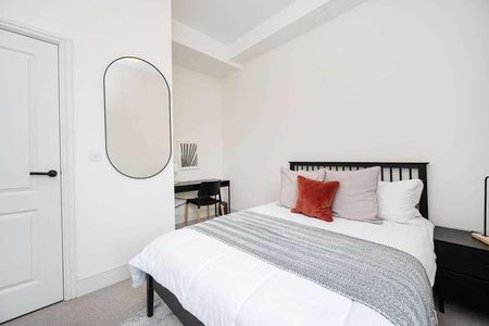 Mile End Road, Mile End, E1 - Photo 2