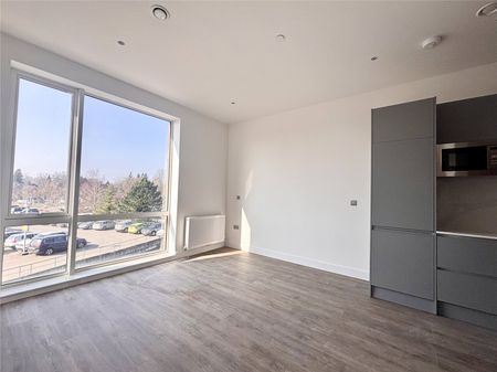 Roop House, Fleet, Hampshire, GU51 - Photo 3