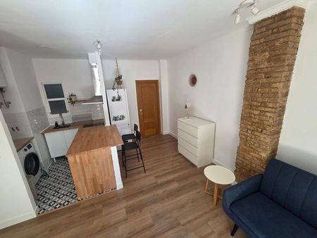 Alquiler de piso en Calle de la Reina Na Maria, 1 - Photo 4