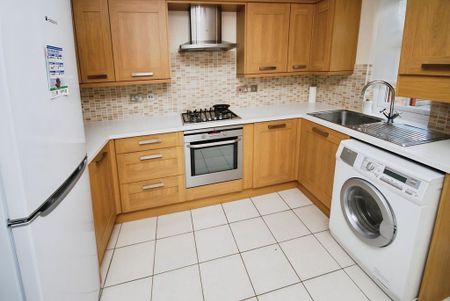 2 bedroom terraced house to rent - Photo 4