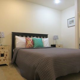 One Bedroom Apartment In Emily Place - Photo 1