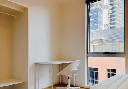 Master Bedroom - Photo 5