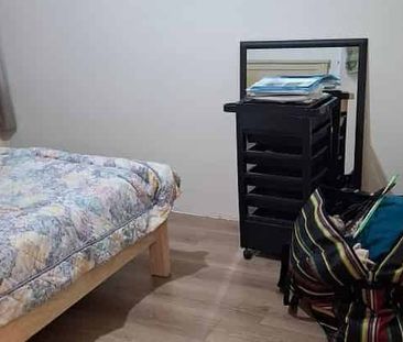 3 Bedroom Townhouse in Northcote - Photo 2