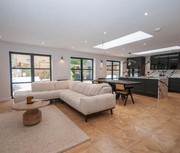 5 bedroom detached house to rent - Photo 3