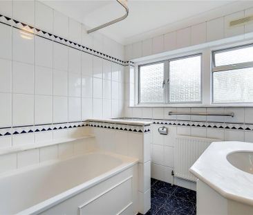 4 bedroom detached house to rent - Photo 4