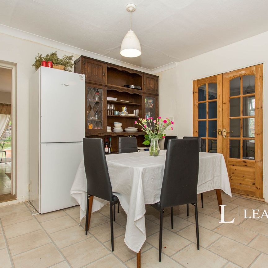 4 bedroom bungalow to rent Oakington Road, CB24 - Photo 1