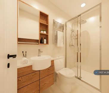 6 bedroom semi-detached house to rent - Photo 3