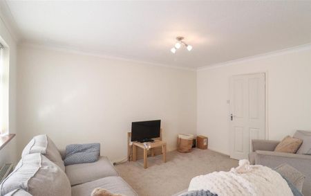 3 bedroom detached bungalow to rent - Photo 3