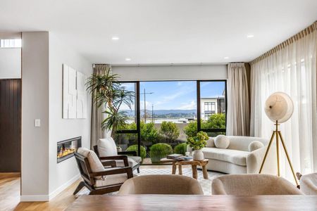 Furnished luxury family home in Hobsonville ... - Photo 4