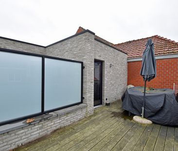 Prachtige nieuwbouw bel-etage met carport en terras te huur! - Photo 1