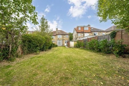 3 bedroom semi-detached house to rent - Photo 4