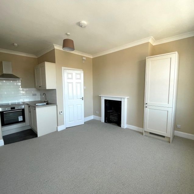 Alphington Street, Exeter - Photo 1