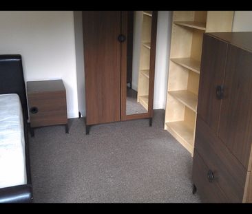 4 Bed Semi-Detached House, Templars Fields, CV4 - Photo 6