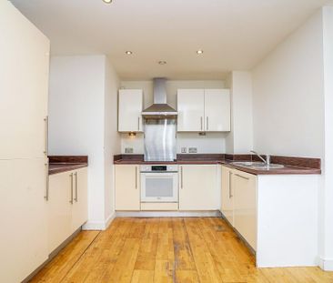 3 bedroom flat to rent - Photo 2