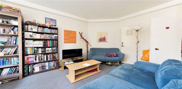 4 bedroom flat to rent - Photo 1