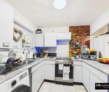 2 bedroom flat to rent - Photo 4