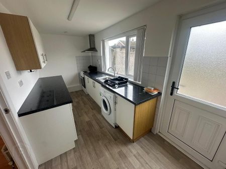 46 Hollowburn Road, Antrim, BT41 1NQ - Photo 4