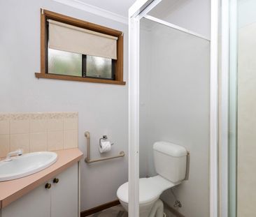 2-Bedroom, 2-Bathroom home in Convenient Golden Square Location - Photo 6