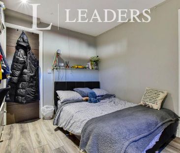 6 bedroom house to rent - Photo 5