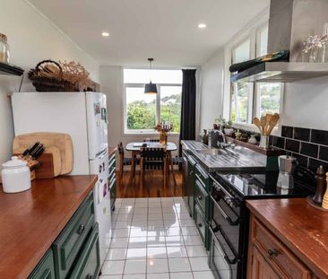 Sunny 3-Bedroom Home in Karori - Photo 2