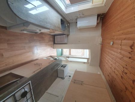 6 bedroom terraced house to rent - Photo 3