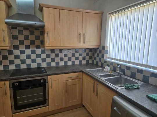 3 bedroom flat to rent - Photo 1