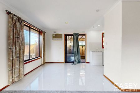 5 Roma Avenue, Cranbourne - Photo 2