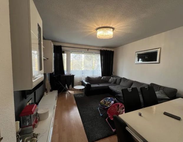 Schöne Vierzimmerwohnung mit Balkon. - Foto 1