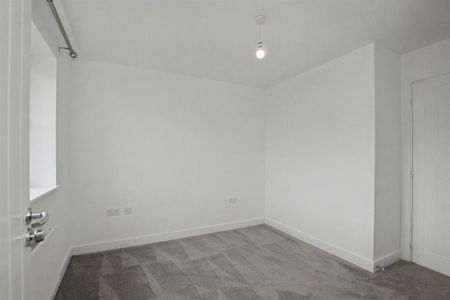 3 bedroom semi-detached house to rent - Photo 3