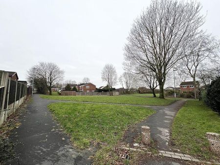 4 bedroom detached house to rent - Photo 4