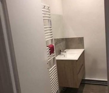 Location Appartement 2 pièces 43m² LYON 3ème - Photo 4