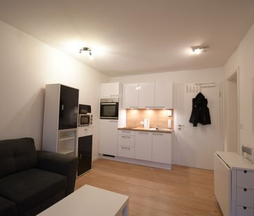 6345 - Modernes Single-Appartement mit EBK und Balkon in Klinikumsn... - Photo 1