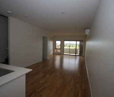 Modern Three Bedroom Home in Craigieburn - Photo 6