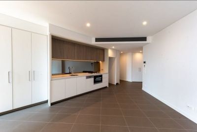 Resort Style One Bedroom in convenient St Leonards location - Photo 3