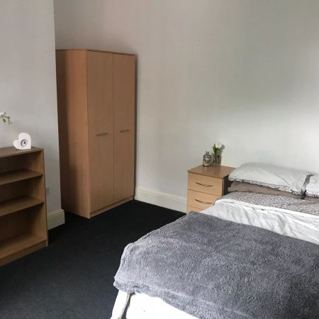 Queens Road (2 bed) - Photo 3