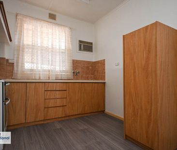 9 Edinburgh Terrace, Port Augusta - Photo 5