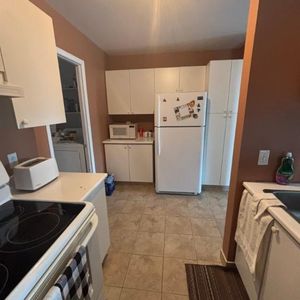 À Laval, un grand 4 1/2 à louer, disponible le 1er janvier ou avant - Photo 2