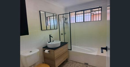 3 Bedroom Townhouse - Photo 2