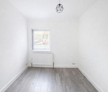 3 bedroom House To Let Total Size: 958 SQ FT - Photo 5