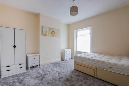 2 bedroom maisonette to rent - Photo 3