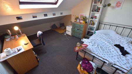 3 bedroom House in Welton Grove, Leeds - Photo 4