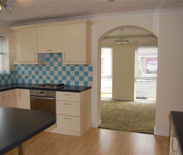 4 bedroom detached house to rent - Photo 4